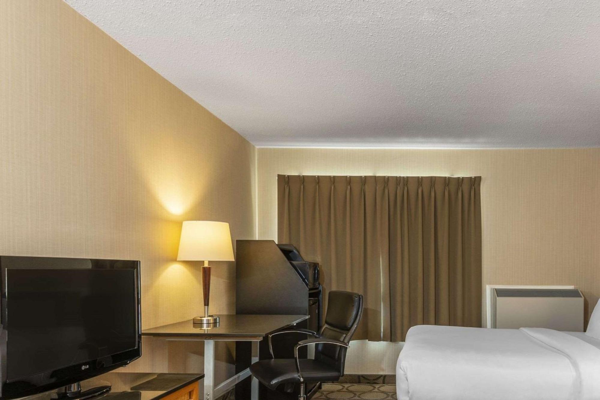 Comfort Inn Swift Current Kültér fotó